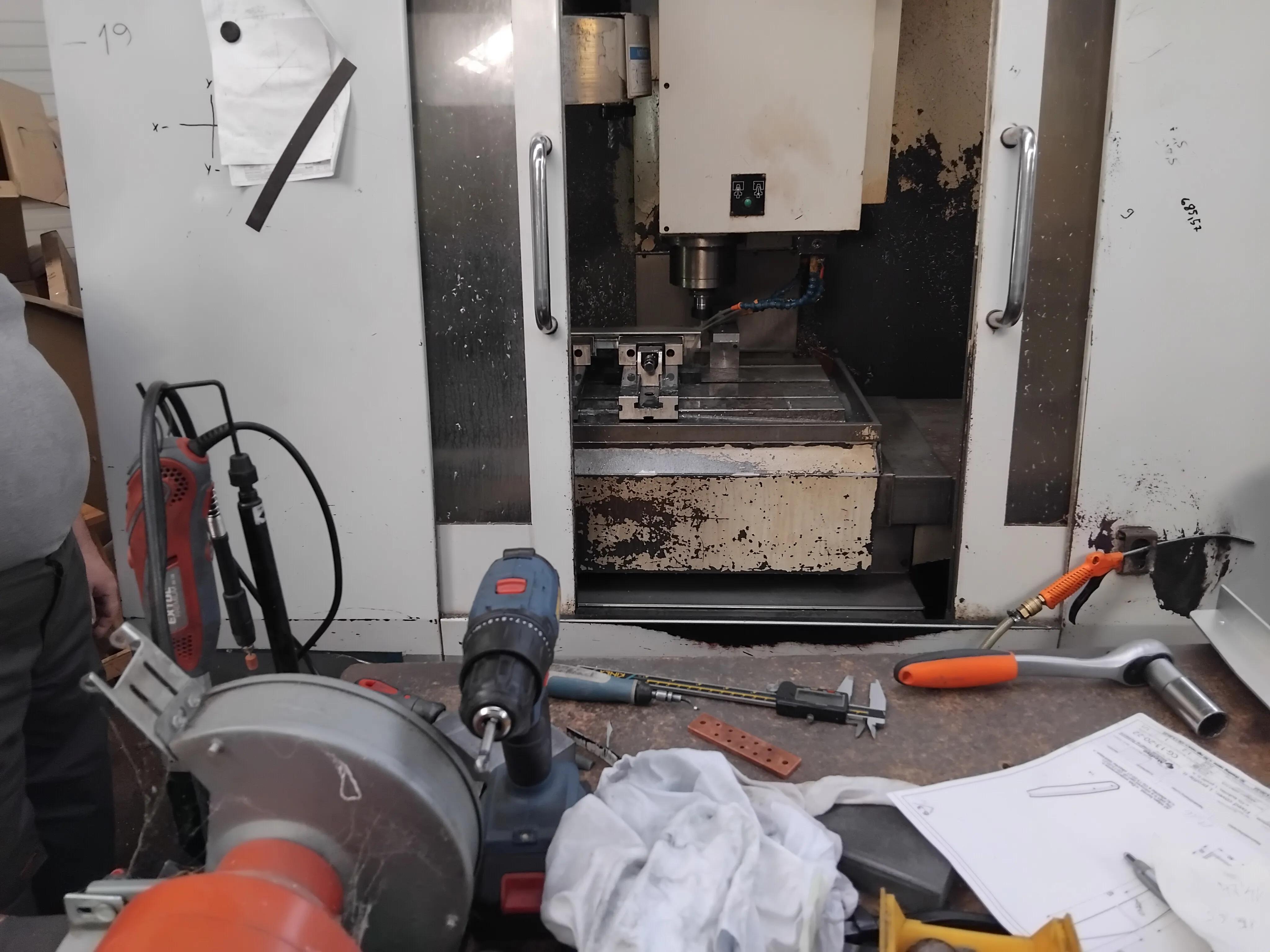 Gebruikt Hurco BMC 30 I Verticale Bewerking Centrum