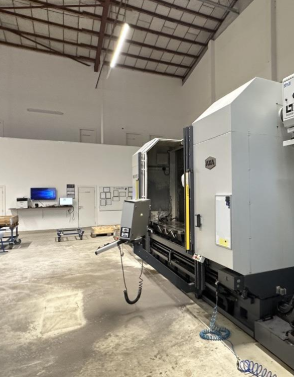 Used AXA VHC 2-3000 XTS 50 D I Vertical Machining Center I 2010