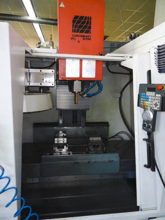 Used Cincinnati Milacron Sabre 750 - Vertical Machining Center - 1998