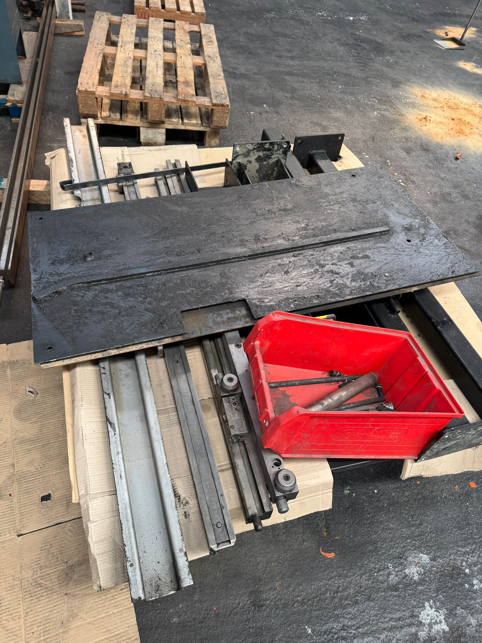 Used Amada Promecam GPX-840 I Guillotine Shear