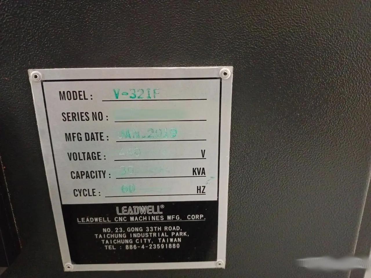 Gebruikt Leadwell V-32IF I Verticaal bewerkingscentrum