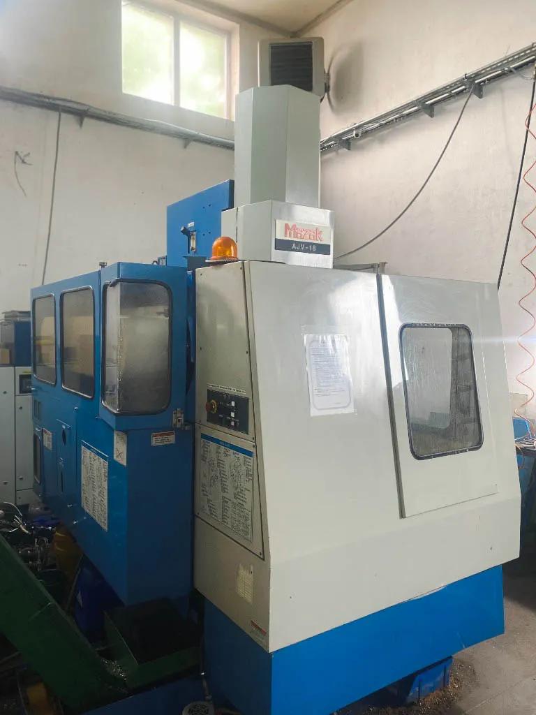 Gebruikt Mazak AJV-18 I Verticale Bewerking Centrum