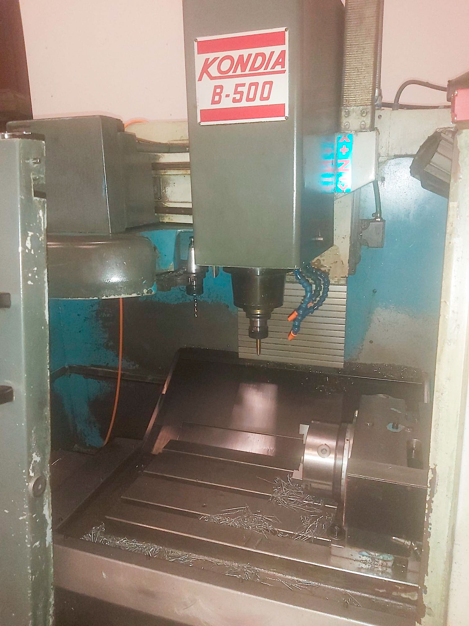 Gebruikt Kondia B-500 - Verticale bewerkingscentra - 1992