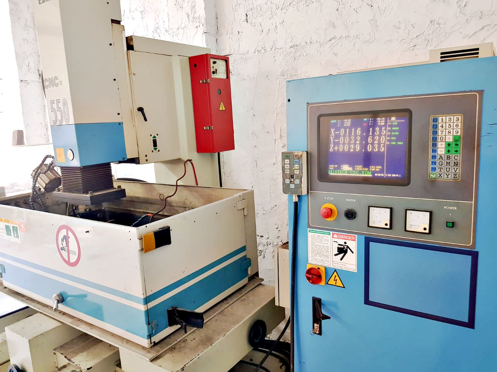 Usado Aristech CNC 550 - Máquina EDM - 1998