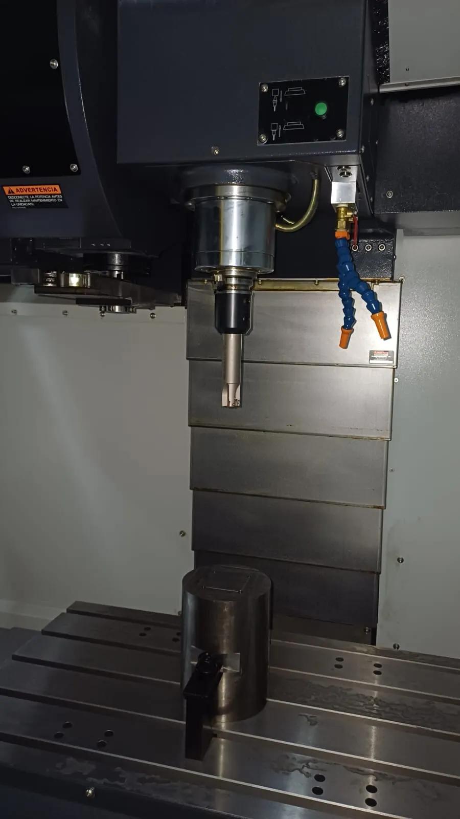 Gebruikt Leadwell V-32IF I Verticaal bewerkingscentrum