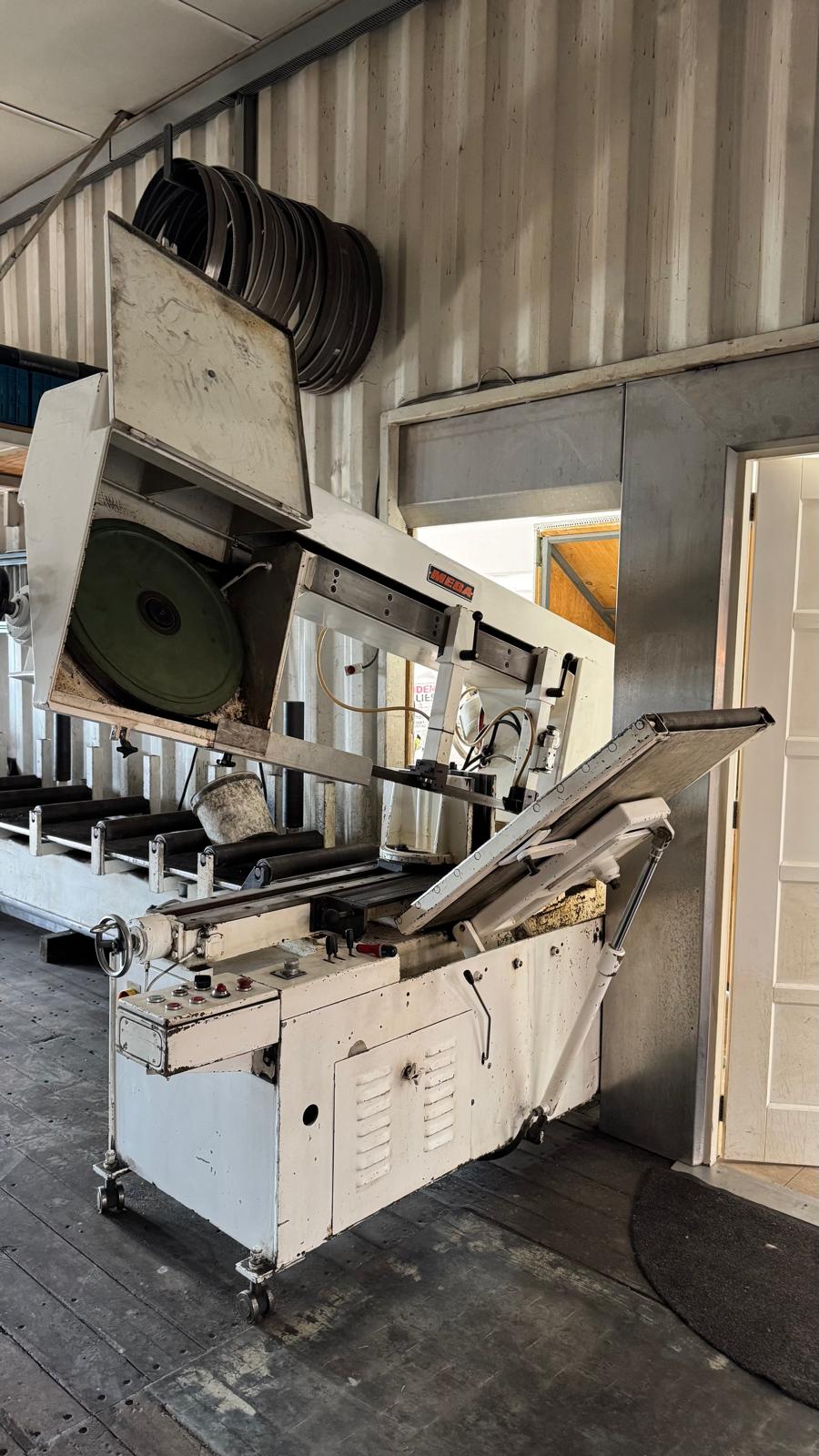 Used MEBA 900x435 I  Band Saw