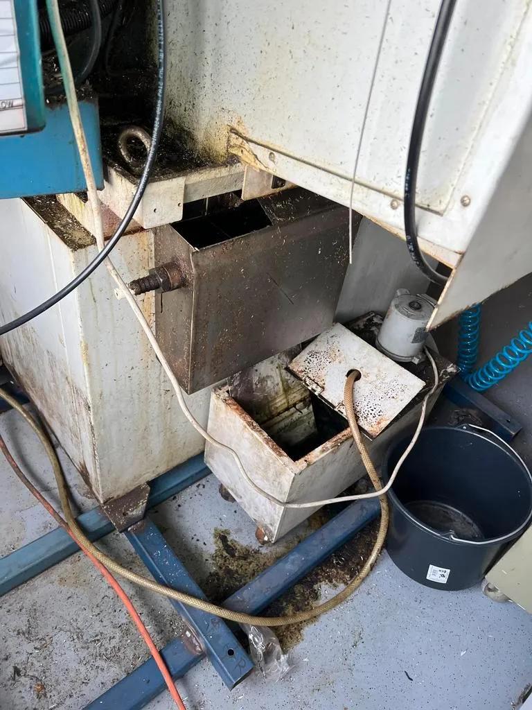 Usado Centro de Mecanizado Vertical Advance ADM 1410 I