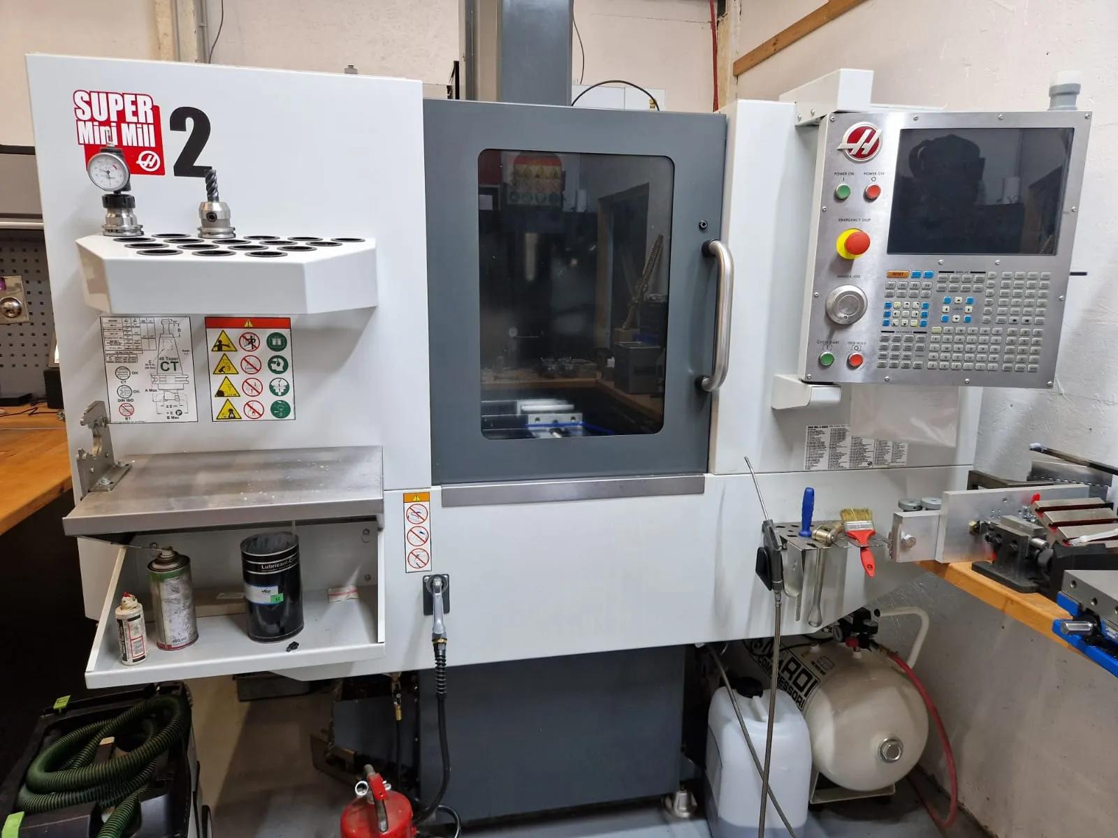 Usado Haas Super Mini Mill 2 I Centro de Mecanizado Vertical