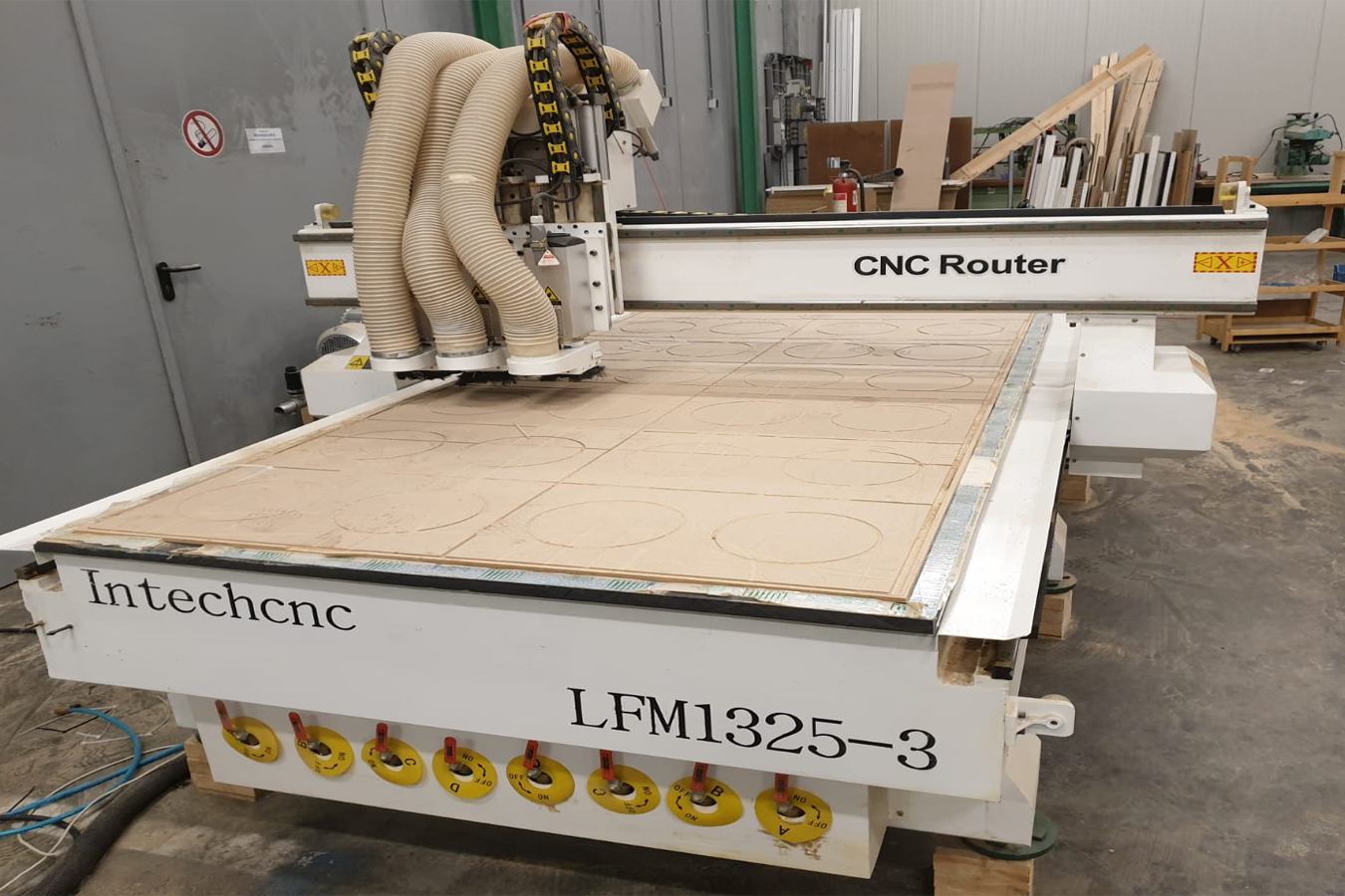 Gebruikt IntechCNC LFM1325-3 - CNC Router