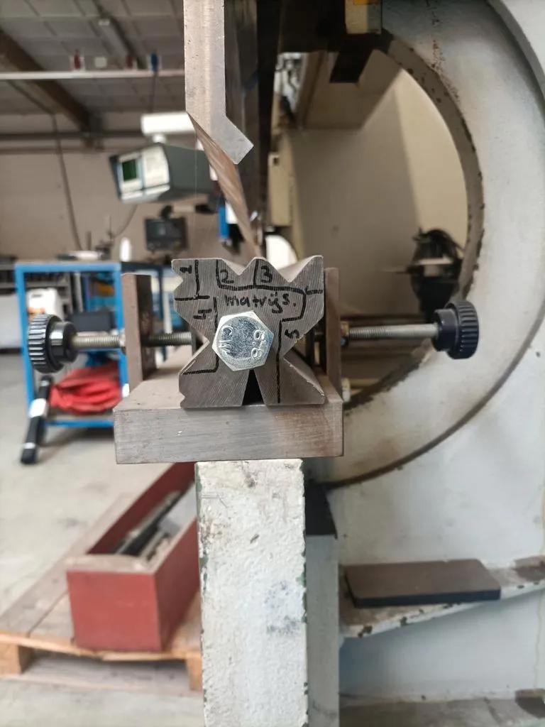 Gebruikt Haco PPES 3075 I Persbank
