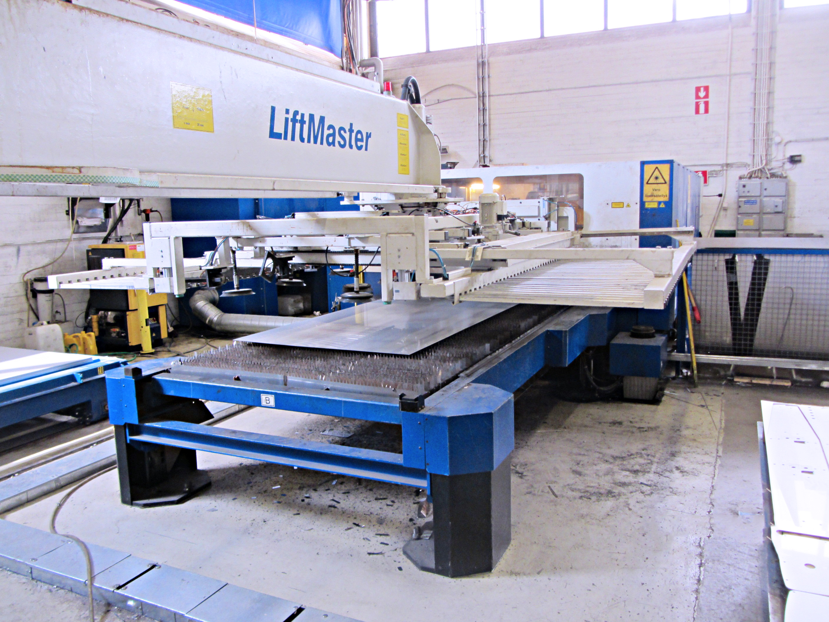 Used TRUMPF TRUMATIC L 3030 - 1999
