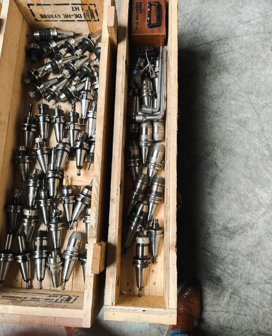 Used Victor Vcenter-80 - Vertical Machining Center