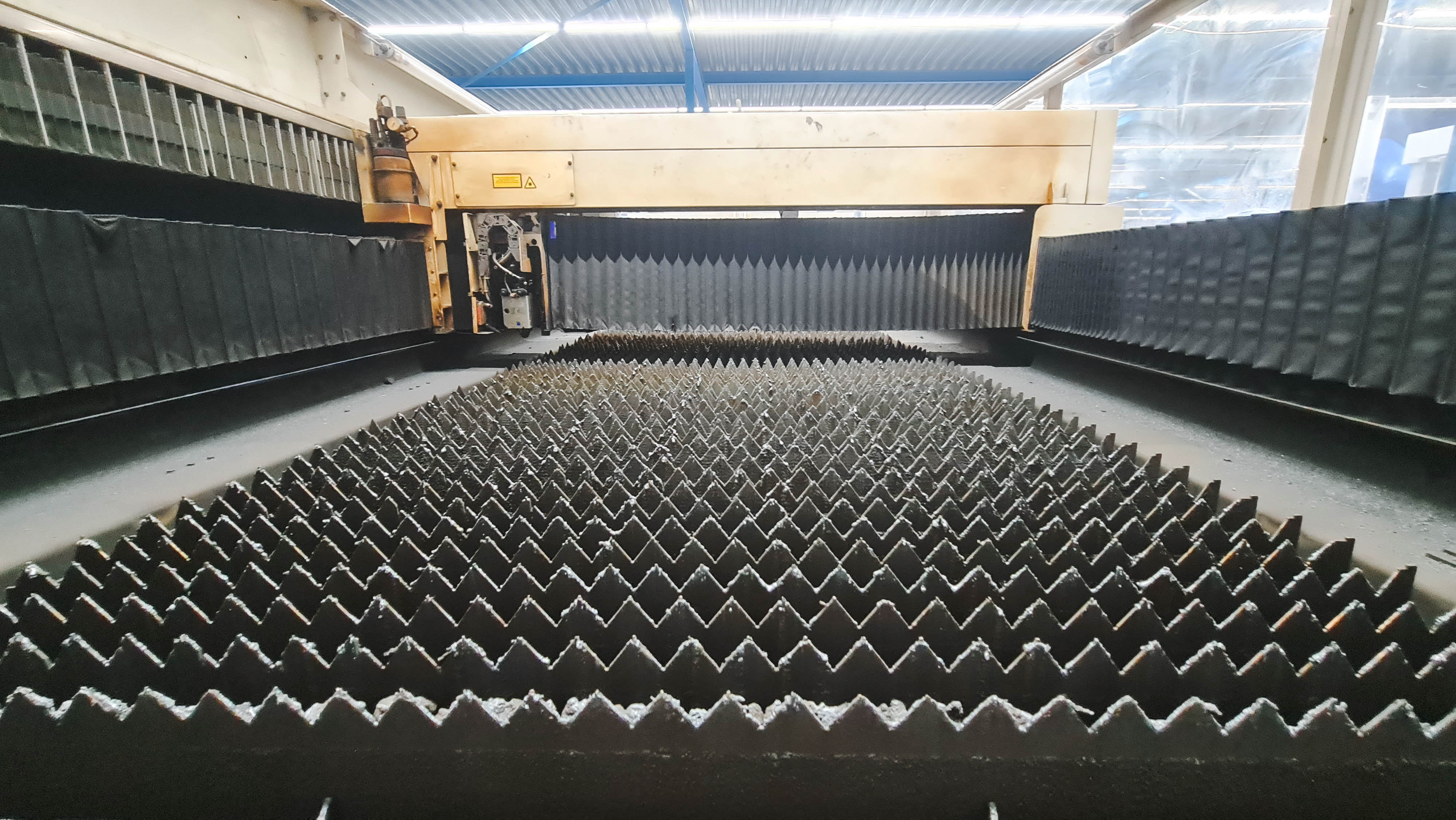 Usado Corte por láser Trumpf Trumatic L3030 I 2001