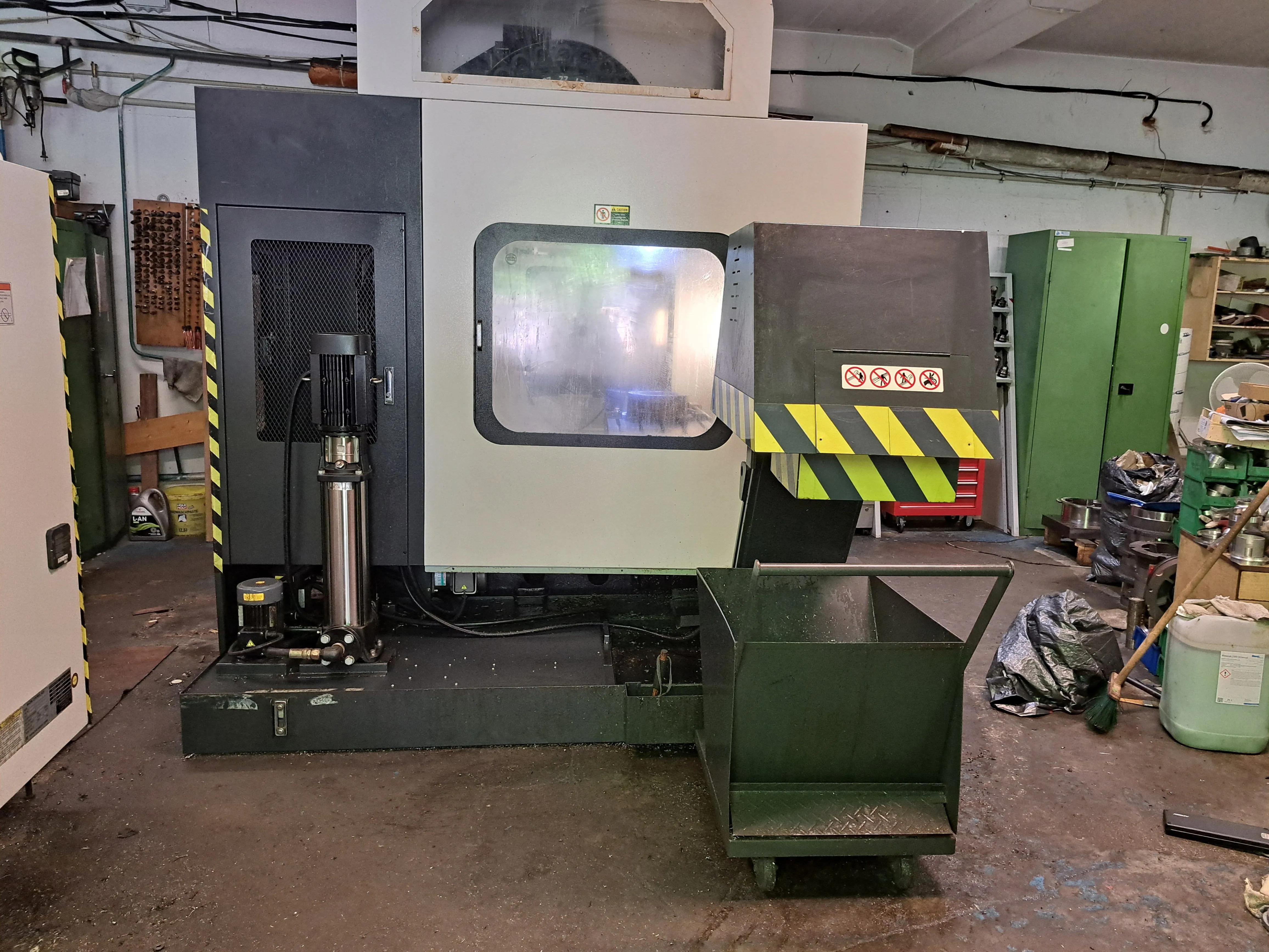 Gebruikt Leadwell V-32IF I Verticaal bewerkingscentrum