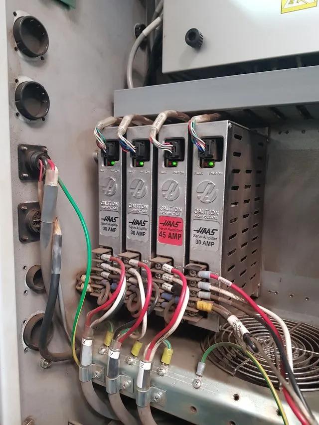 Usado Centro de mecanizado vertical Haas VF3 I 2015