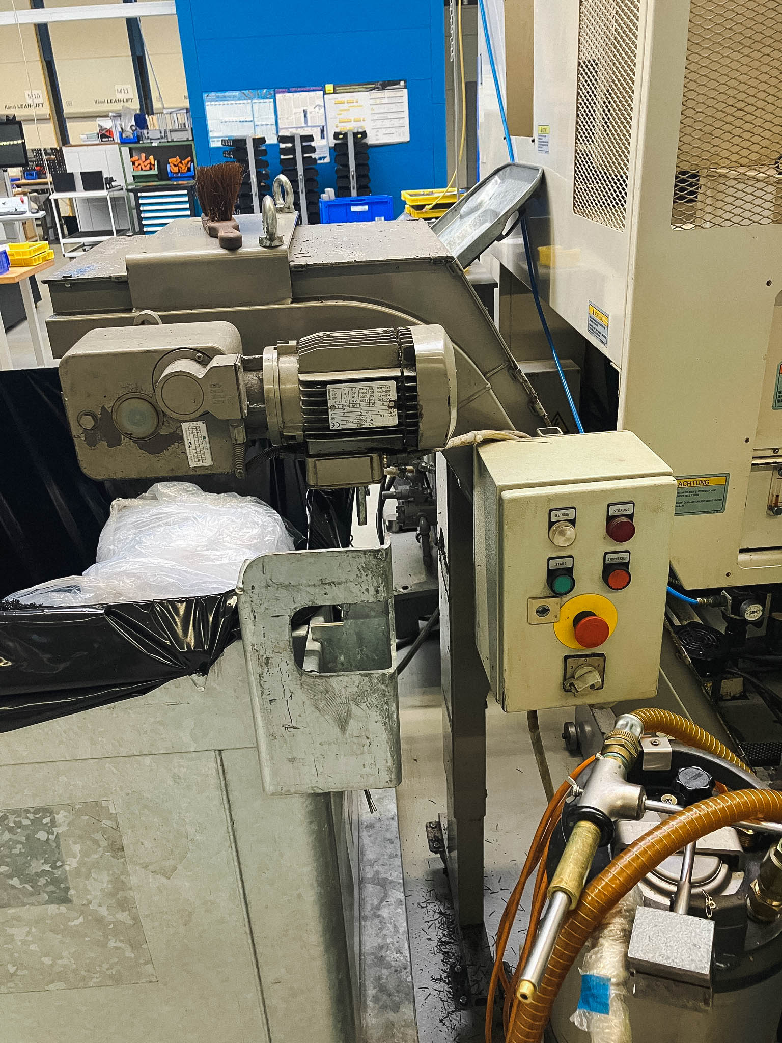 Used Okuma MX 55 VB - Vertical Machining Center - 2001