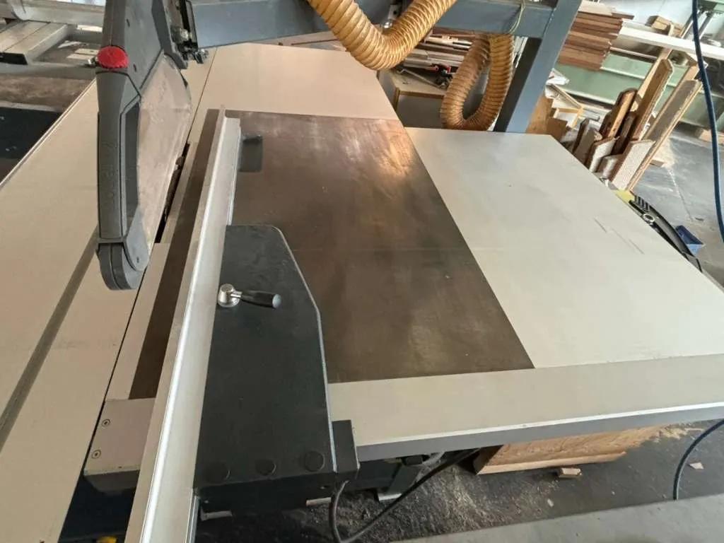 Usado Sierra de mesa deslizante Altendorf WA 80 I