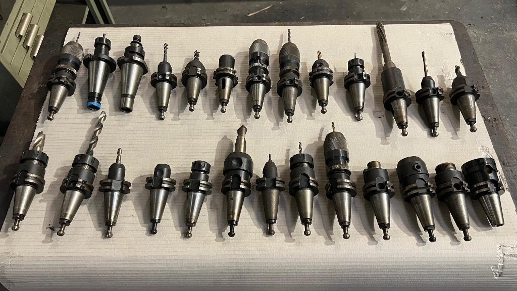 Used Fanuc Robodrill Alpha T14iA I Vertical Machining Center I 1998