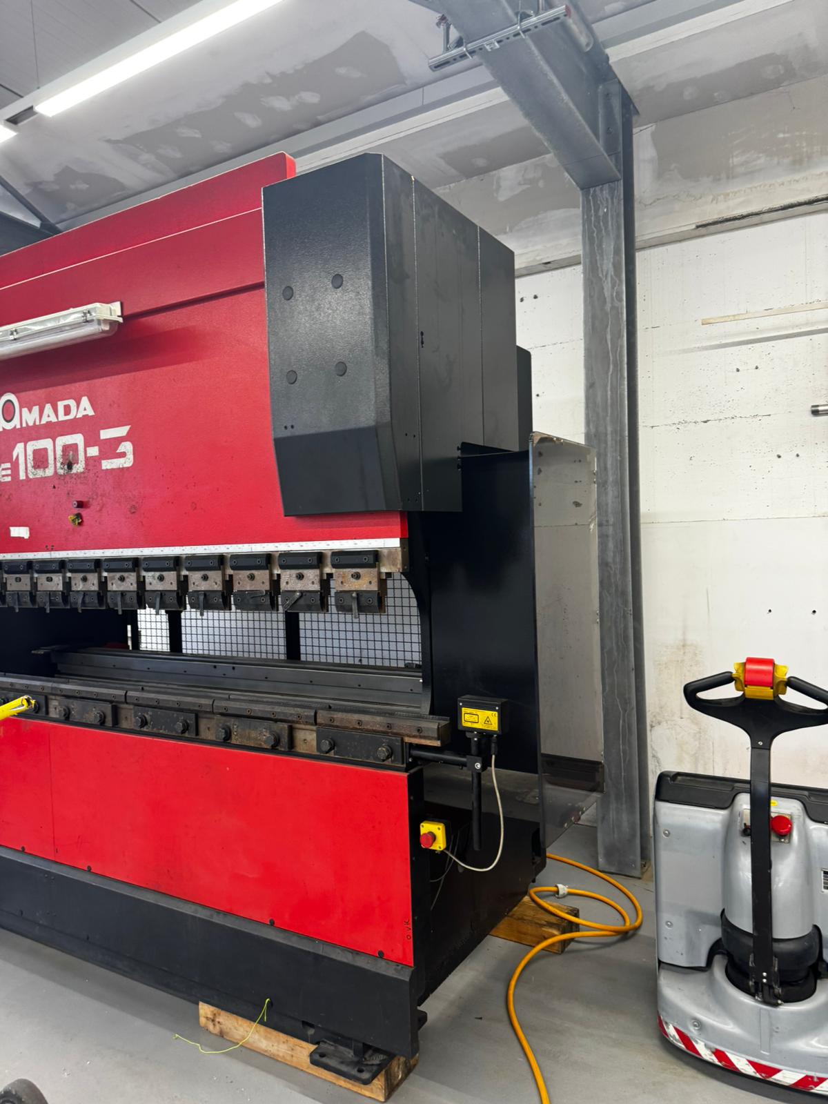 Used Amada HFE 100-3 I Press Brake I 2002
