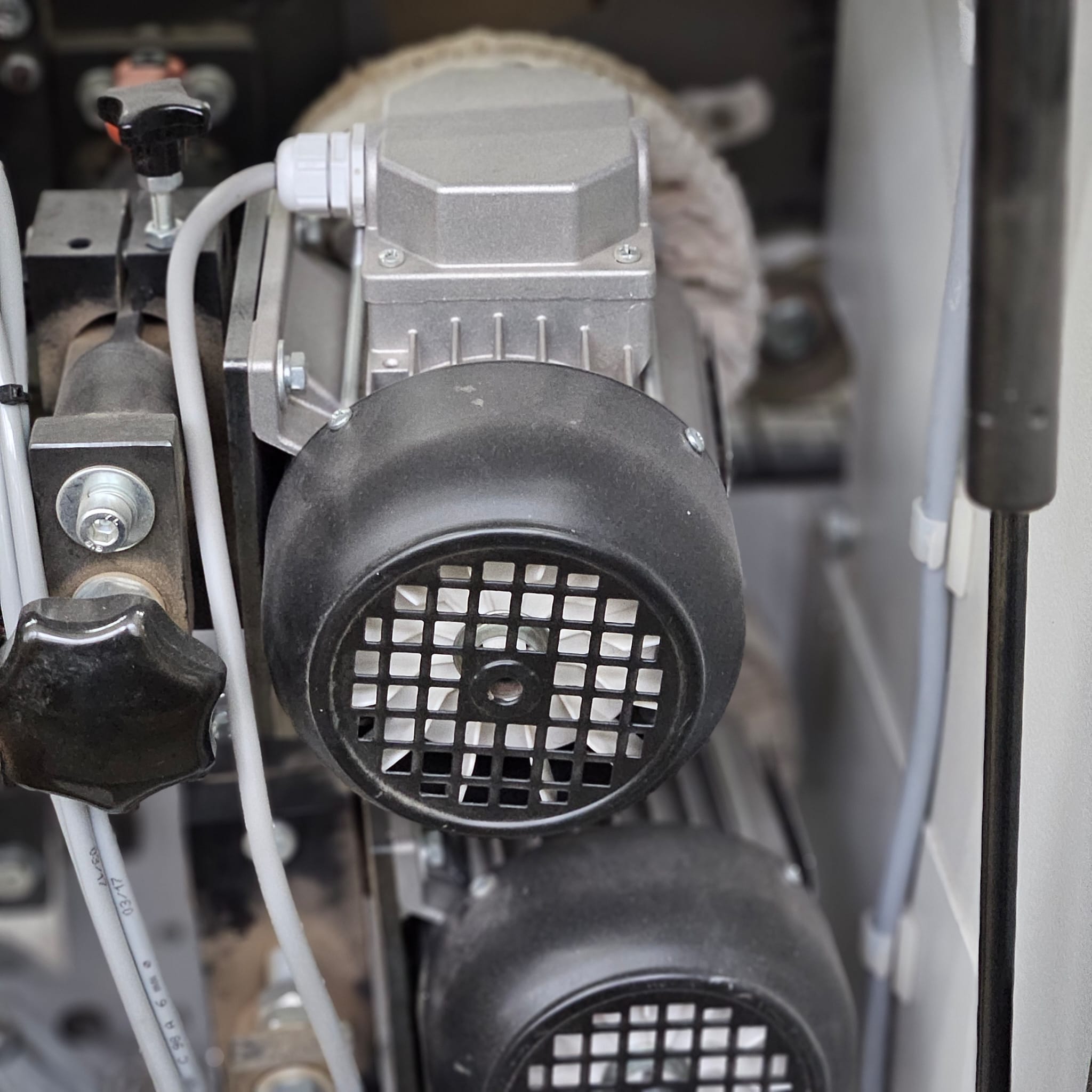 Used Hebrock AKV 3006 DK-F Edgebander | 2017 | Premilling & Corner