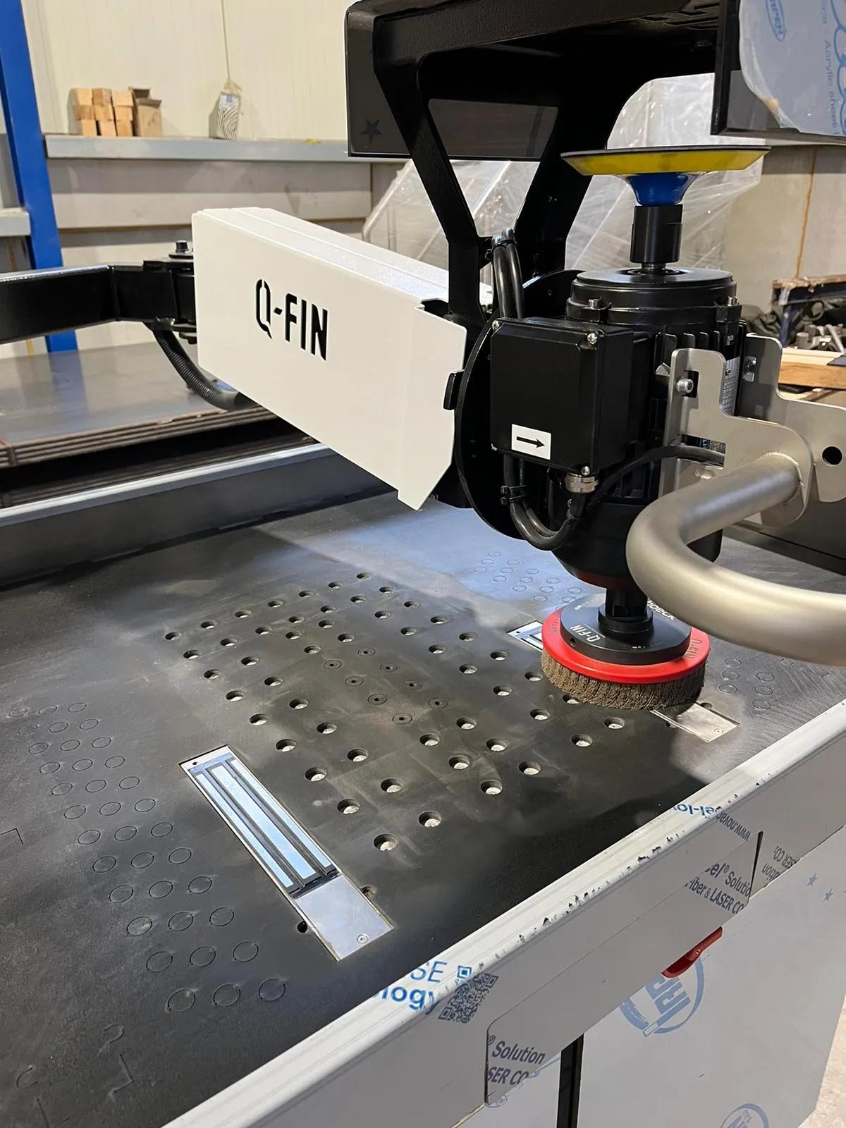 Gebruikt Q-FIN TopGrinder I Slijpmachine