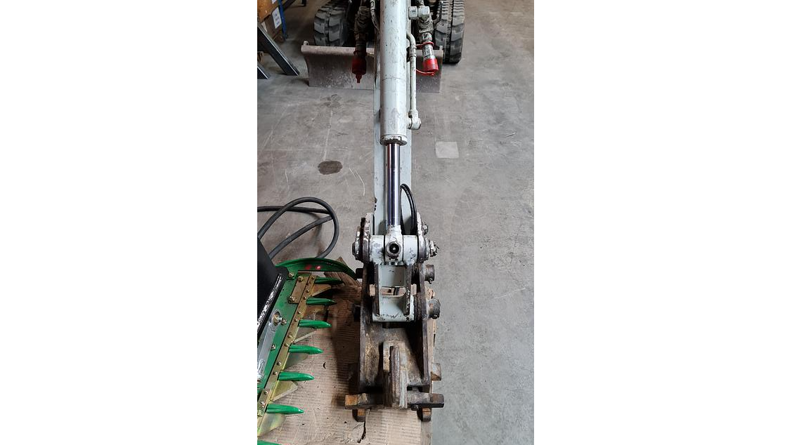 Usado TAKEUCHI TB016