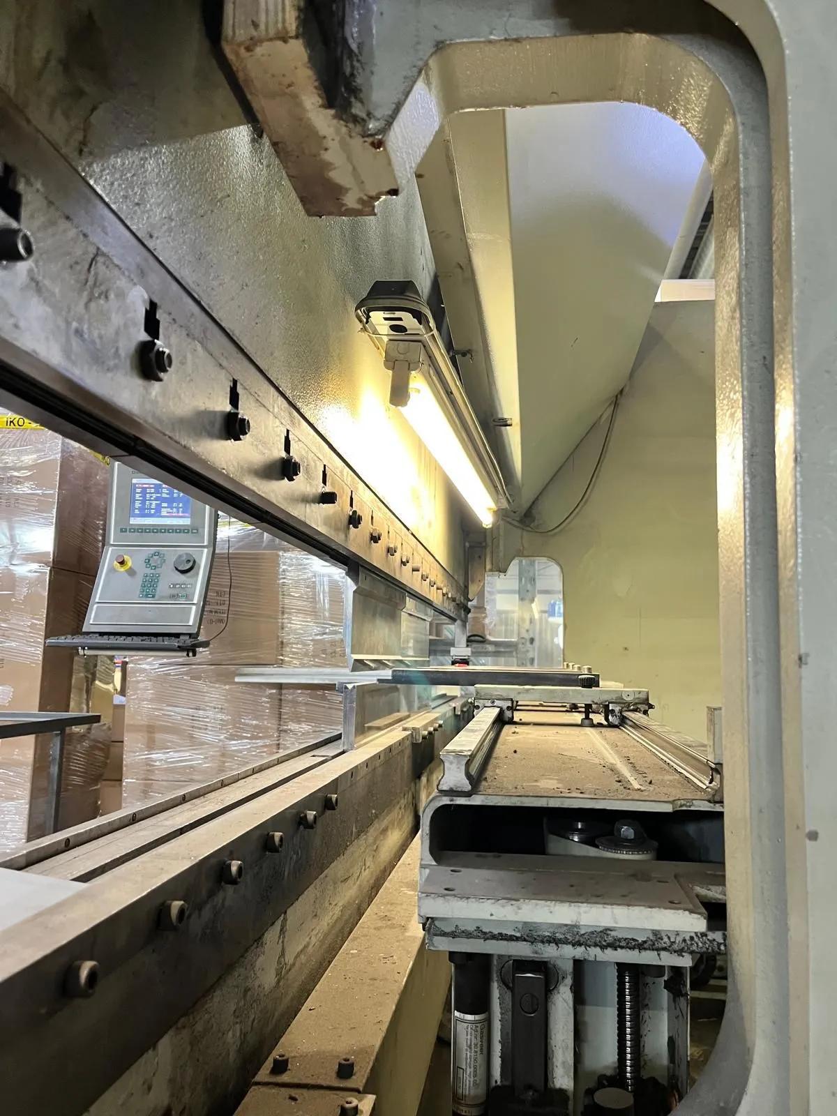 Usado Prensa de Pliegue Darley EHP 130cl I