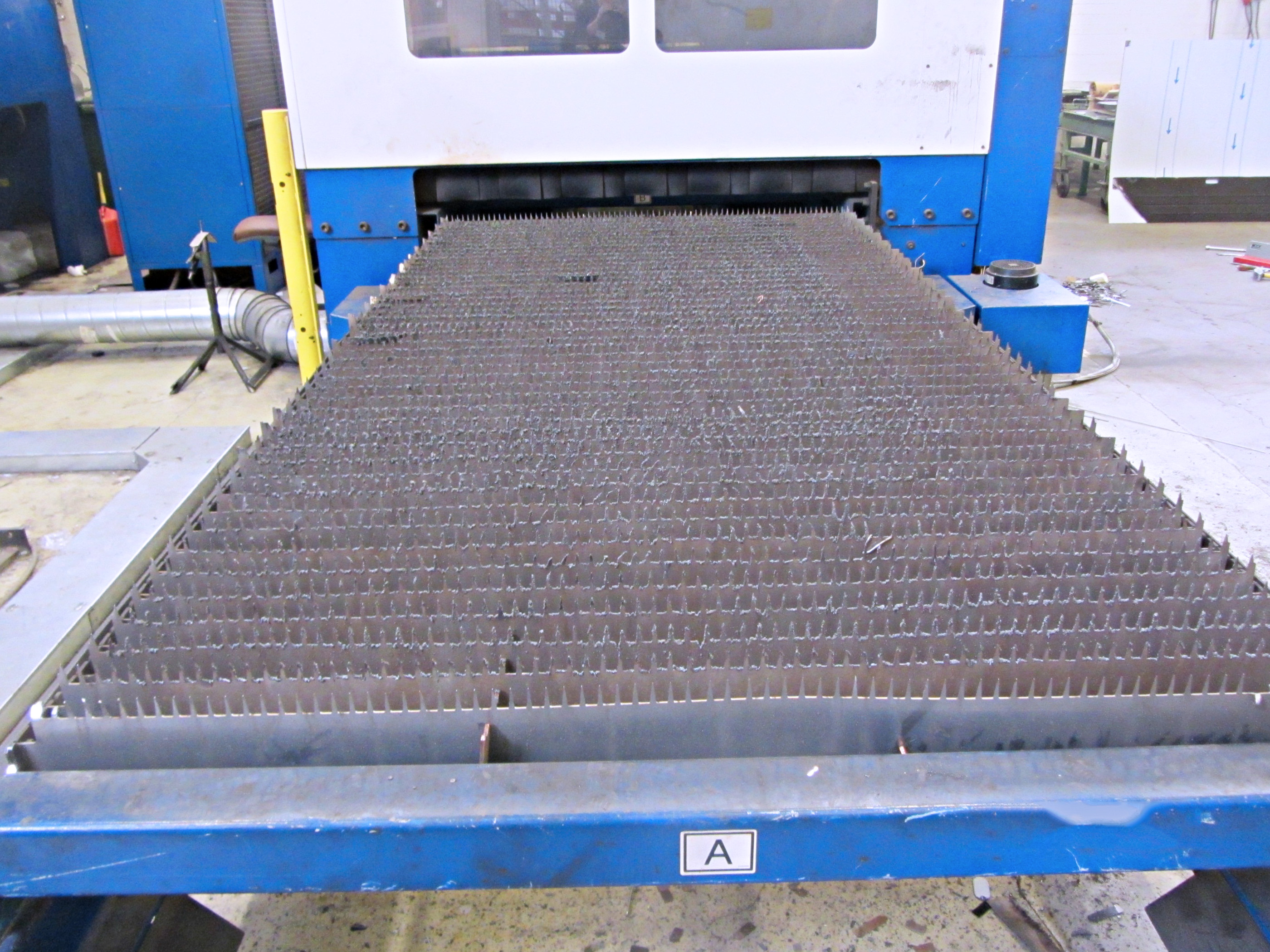 Used TRUMPF TRUMATIC L 3030 - 1999
