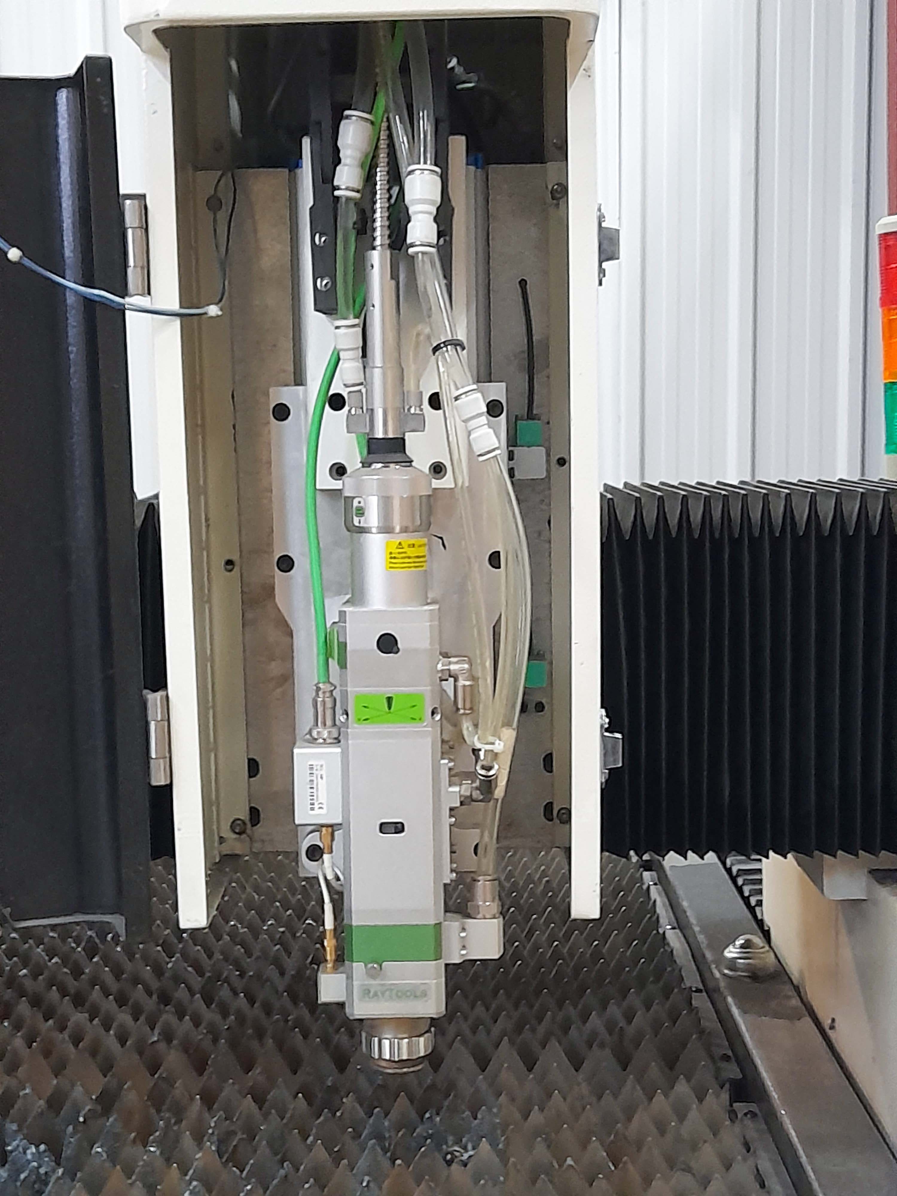 Usado IGoldenCNC iGR-F3015 - Corte por láser - 2021