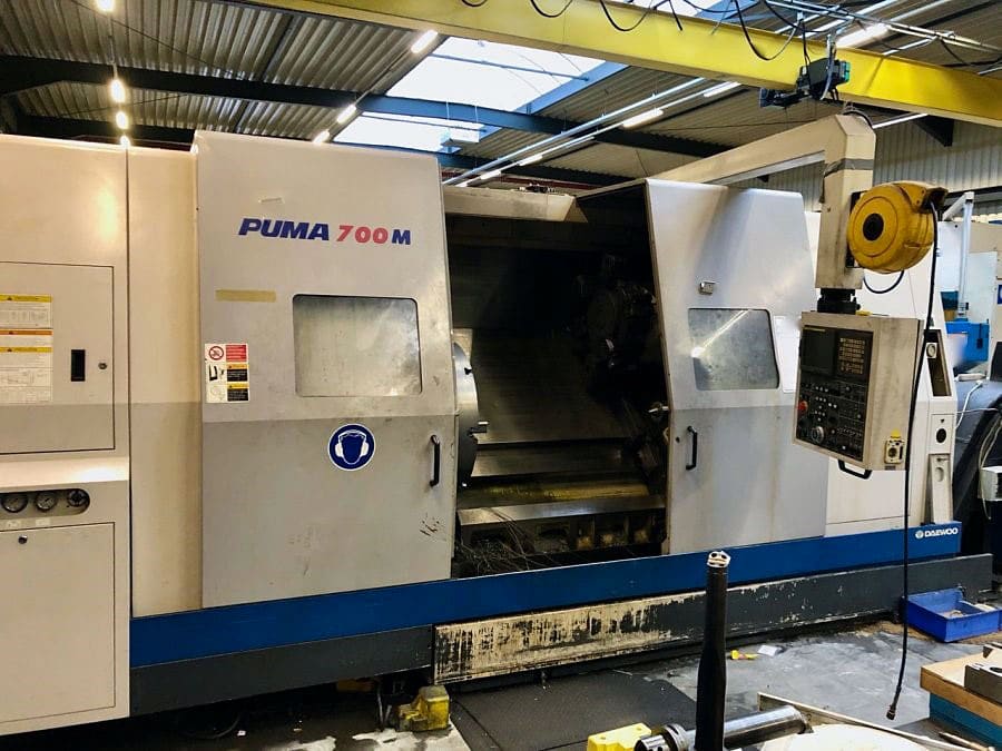 Usado Doosan Puma 700 - Torno CNC - 2002