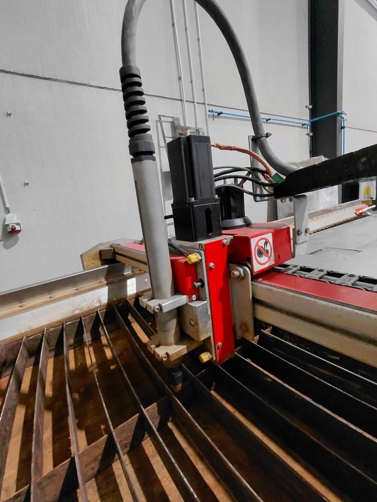 Used Swift-Cut Pro 2500 I Plasma Cutting