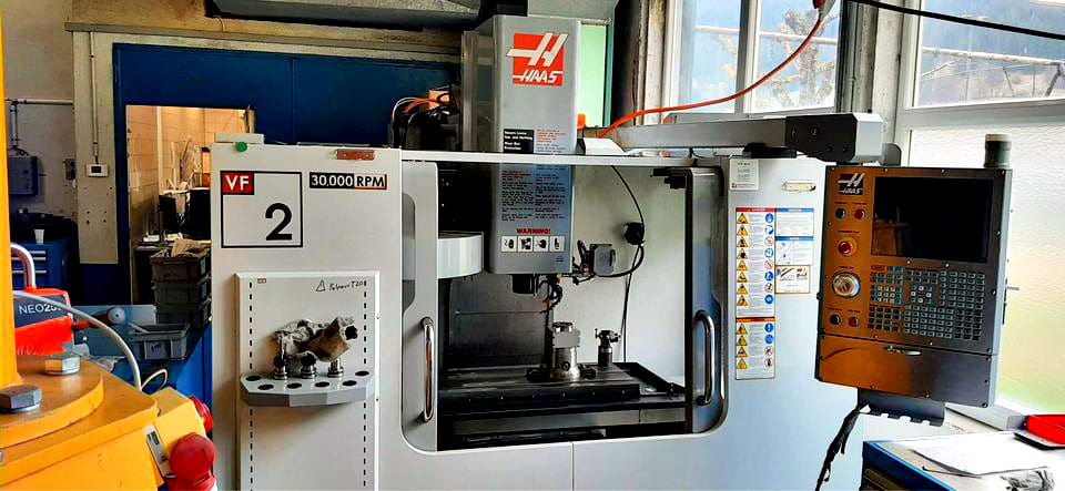 Gebruikt Haas VF2 DHE - CNC Verticale machine - 2008