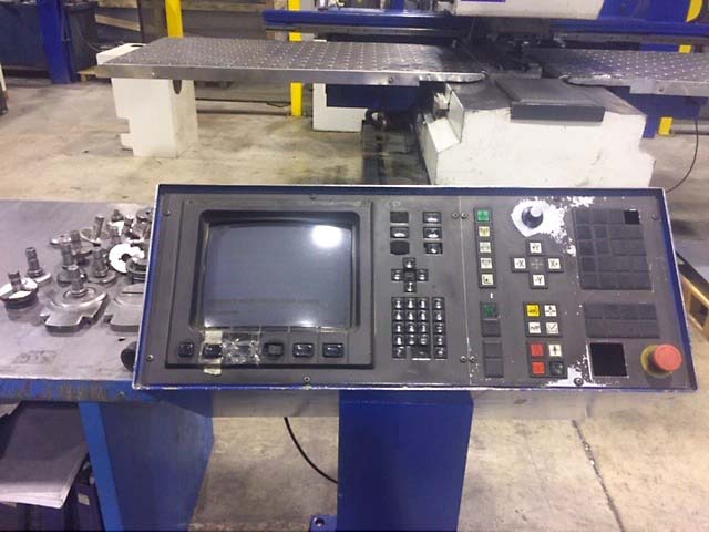 Gebruikt Trumpf Trumatic 240R - Ponsmachine - 1991