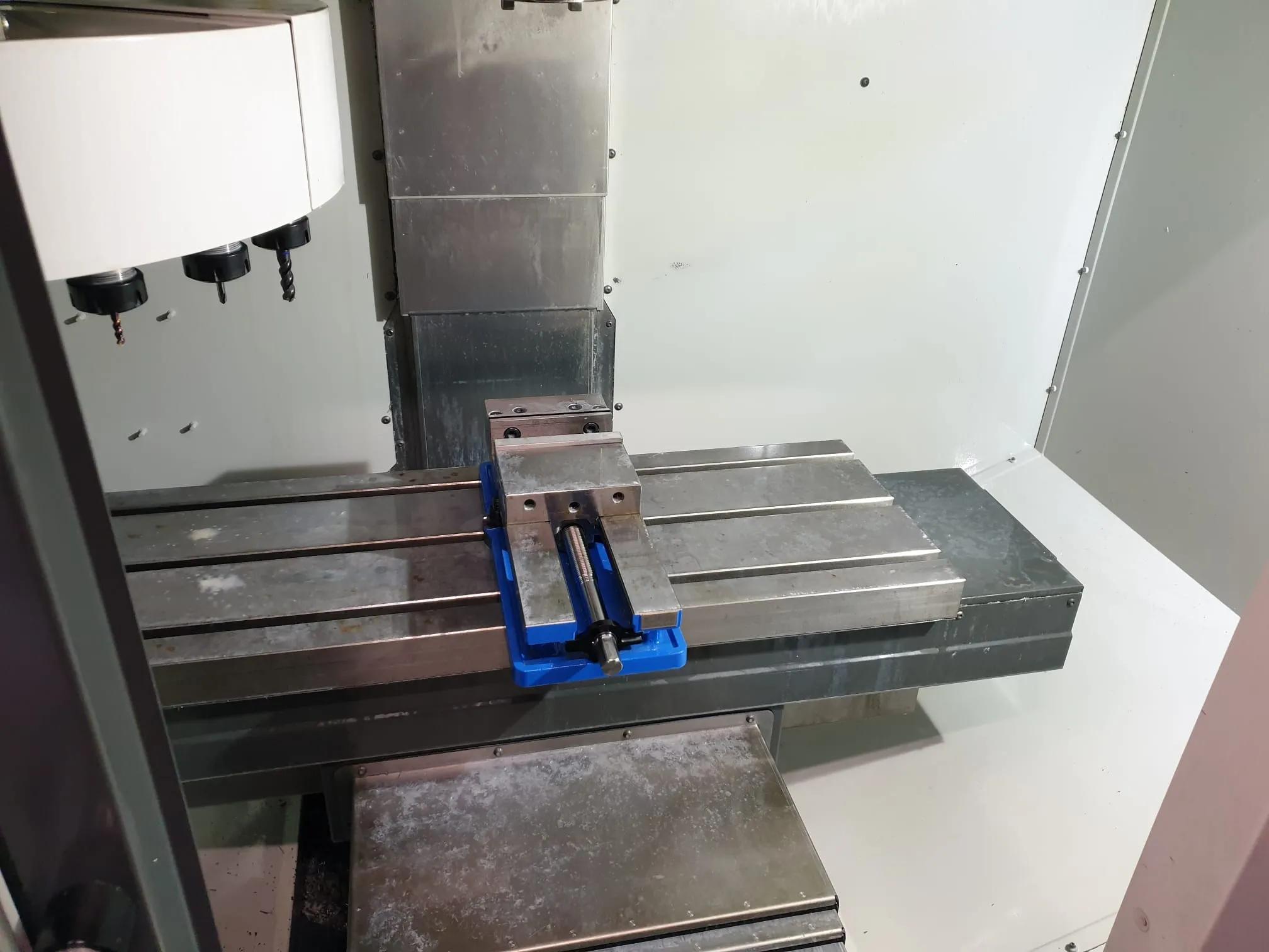 Usado Haas Super Mini Mill 2 I Centro de Mecanizado Vertical