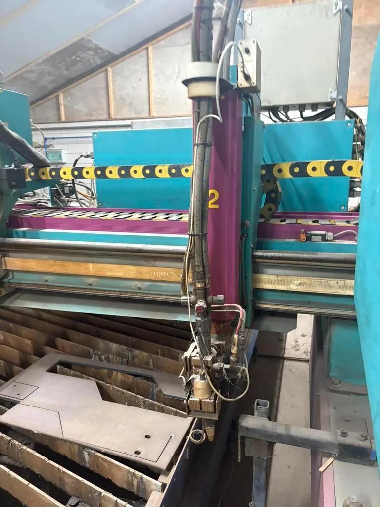 Usado Sato Satronik LS 2500 I Corte por plasma I 2004