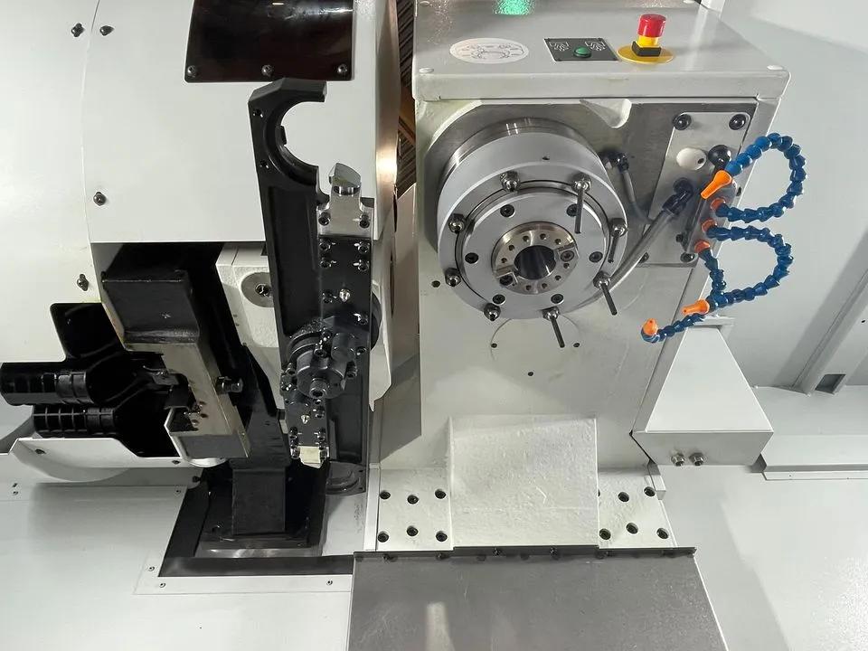Usado Centro de Mecanizado Vertical AVIA VMC 1000 I