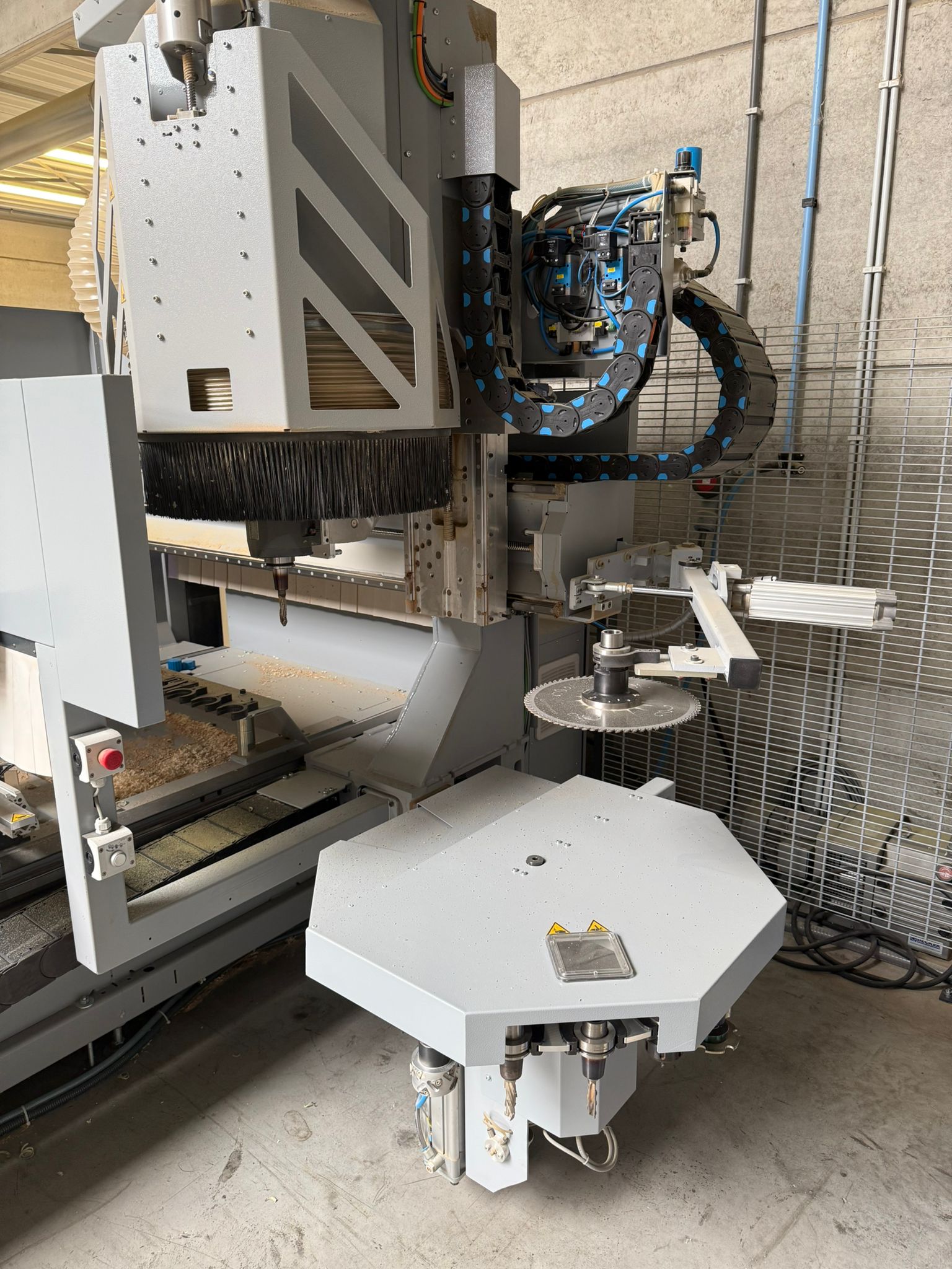 Used Format 4 Profit H350R 16.50 I CNC Machining Center I 2021