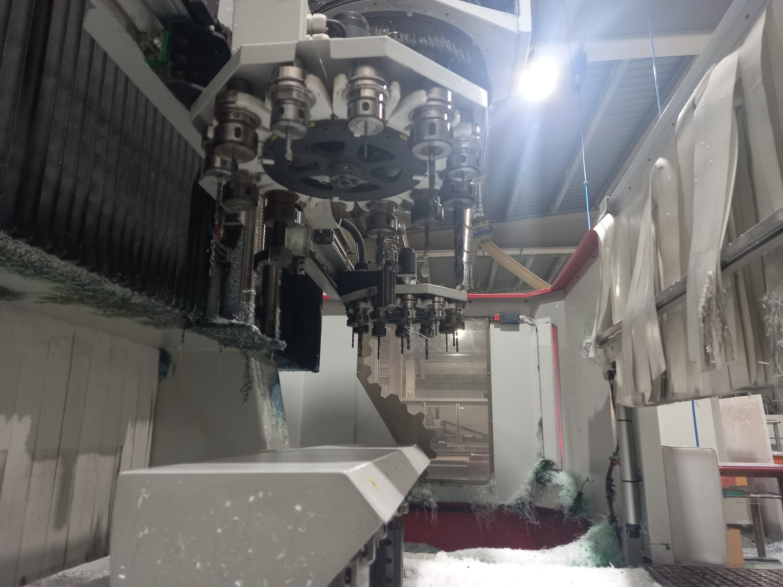 Used Cosmec Conquest 255 5A I CNC Machining Center