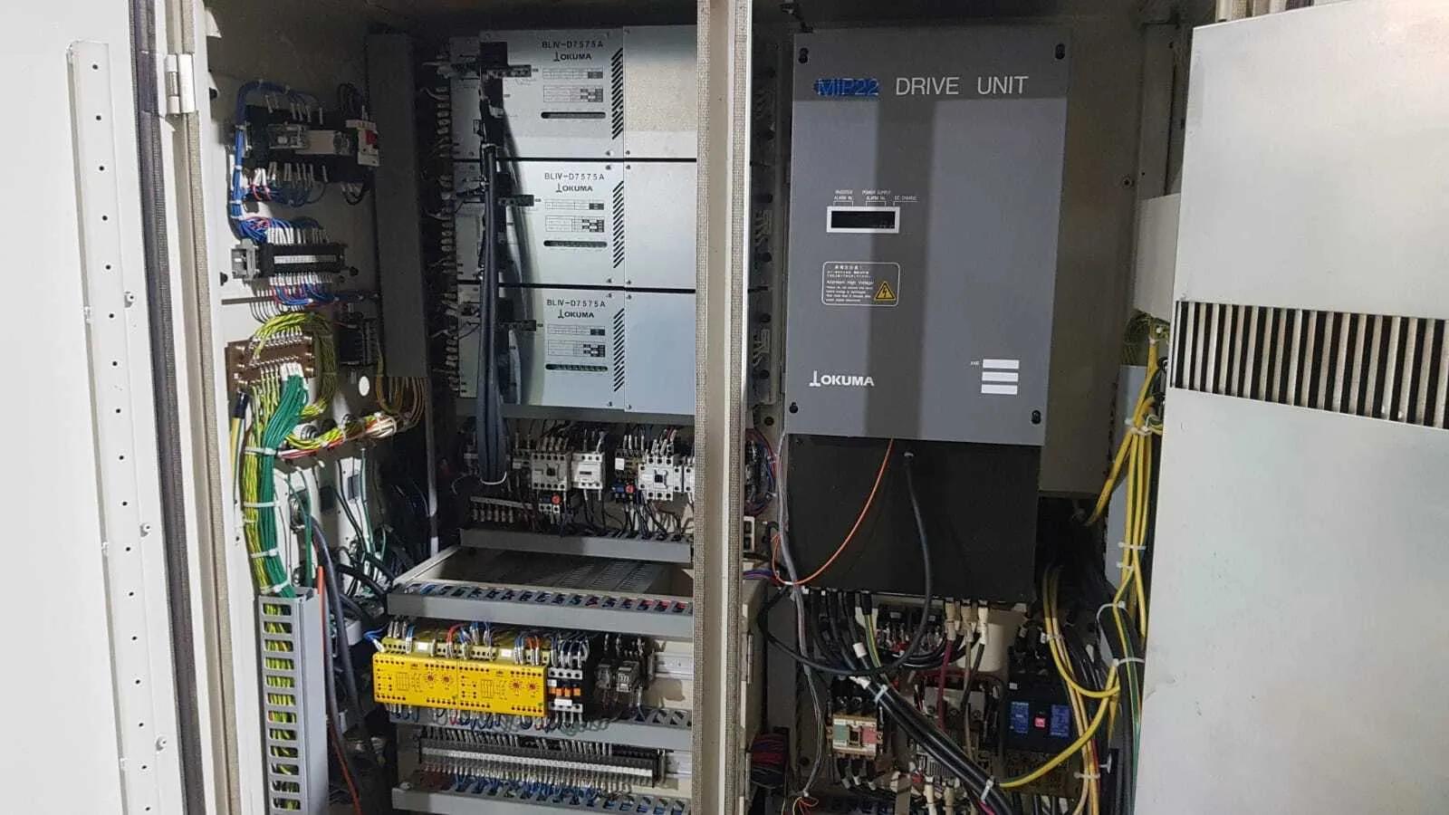Gebruikt Okuma LU 15M I CNC Draaibank