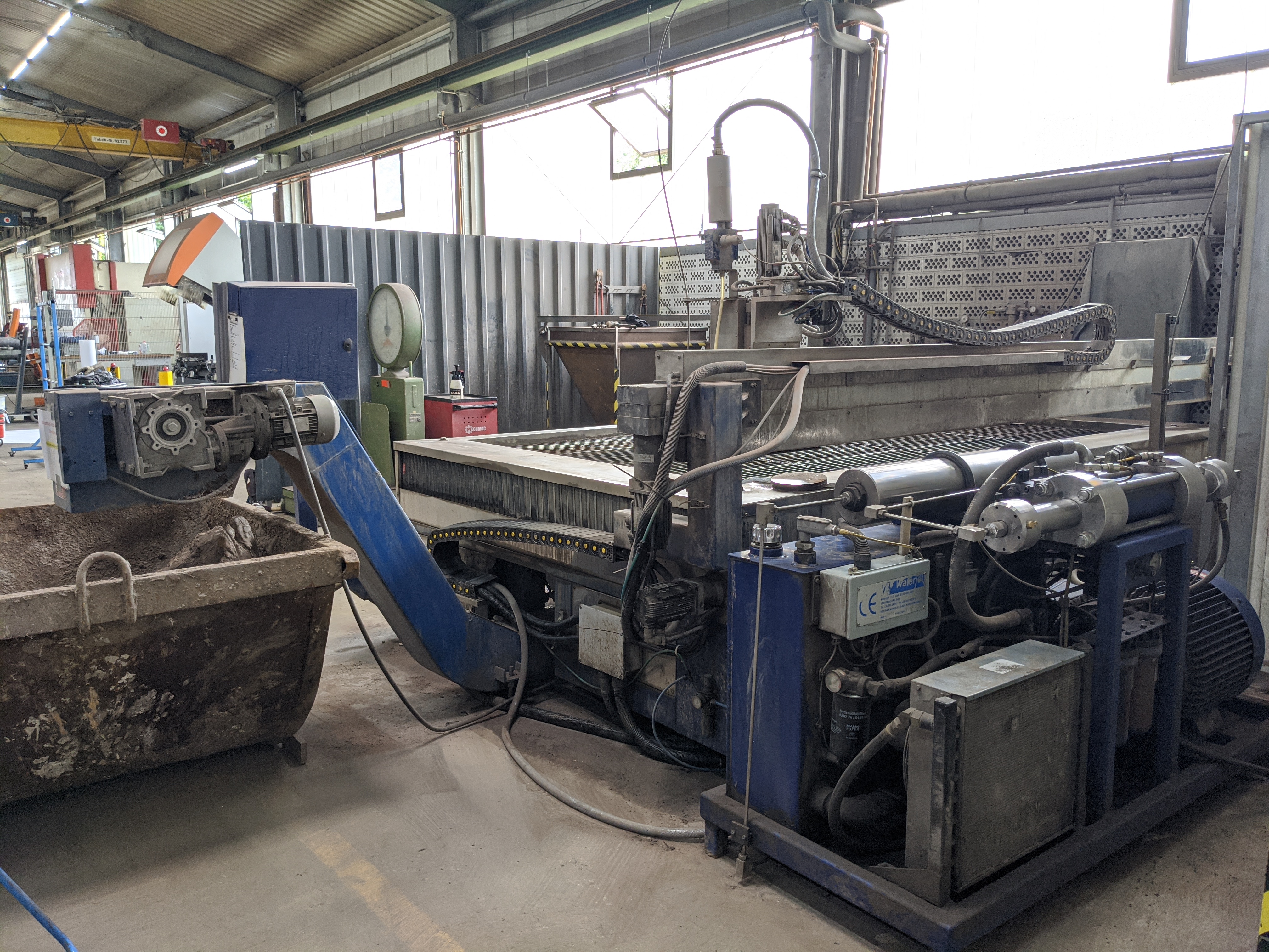 Usado CORTADORA POR CHORRO DE AGUA WF 1630 CNC