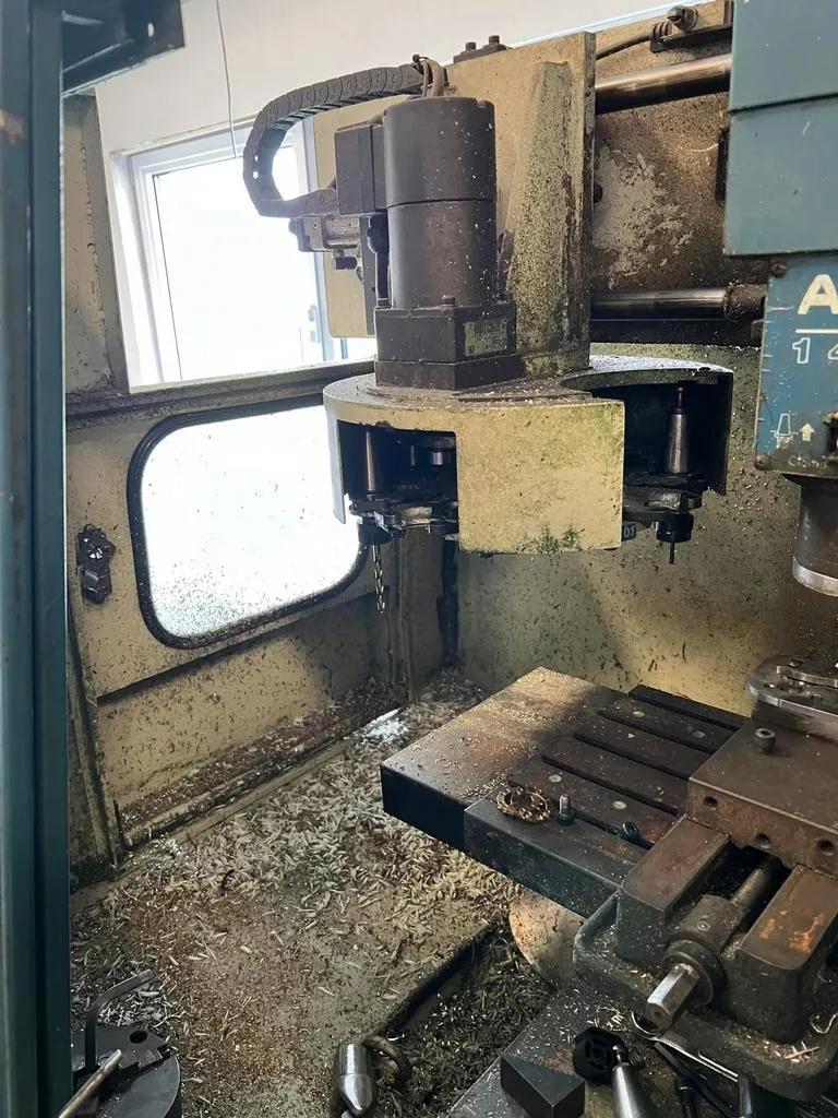 Usado Centro de Mecanizado Vertical Advance ADM 1410 I