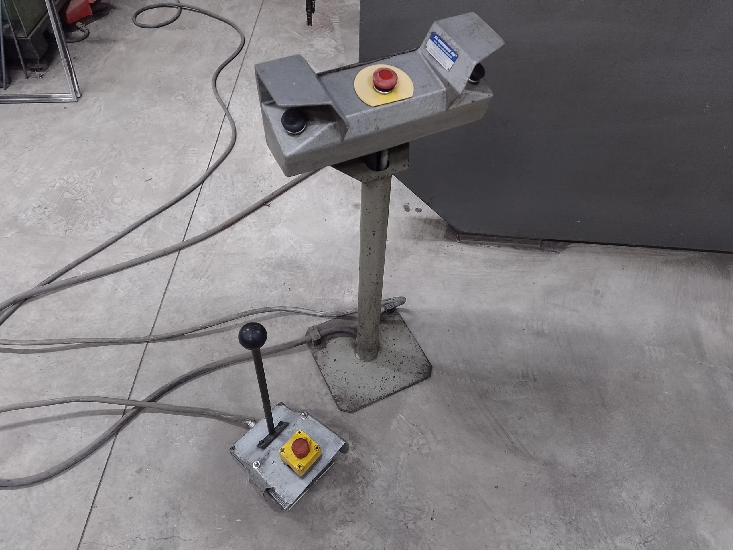 Usado Prensa plegadora Darley EEHP 110 36/31 I 1991