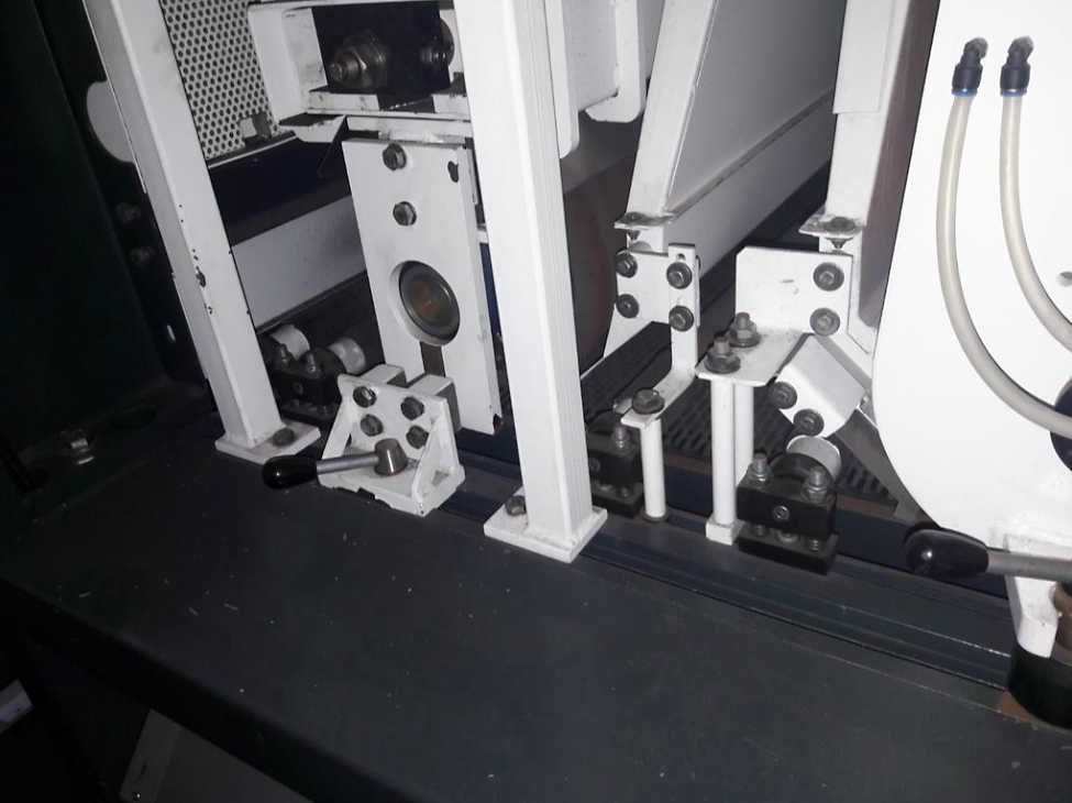 Usado Timesavers 42 SERIE 900 WWB S - Rectificado - 2009