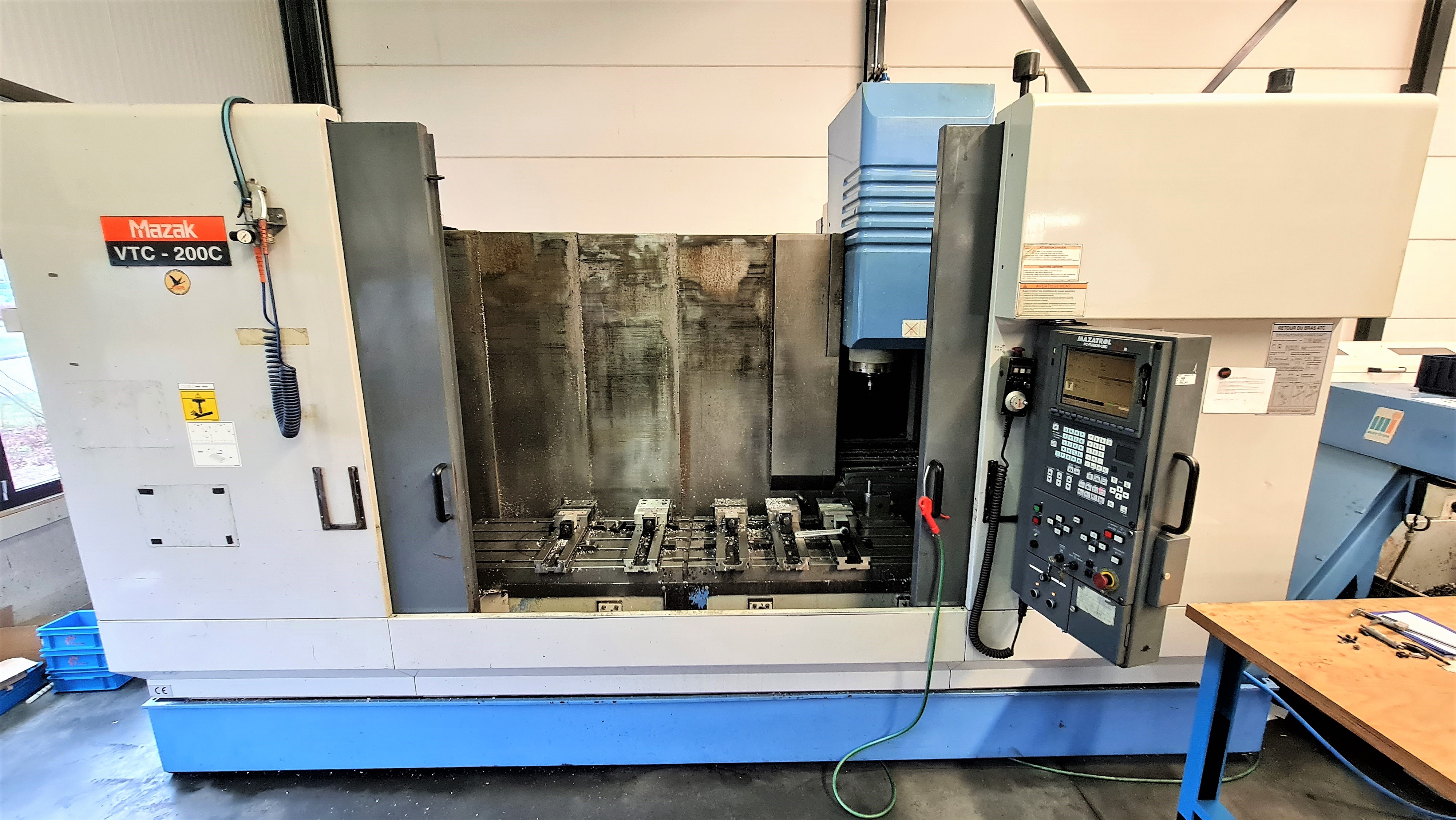Gebruikt MAZAK VTC 200 C - Verticale bewerkingscentra - 2000