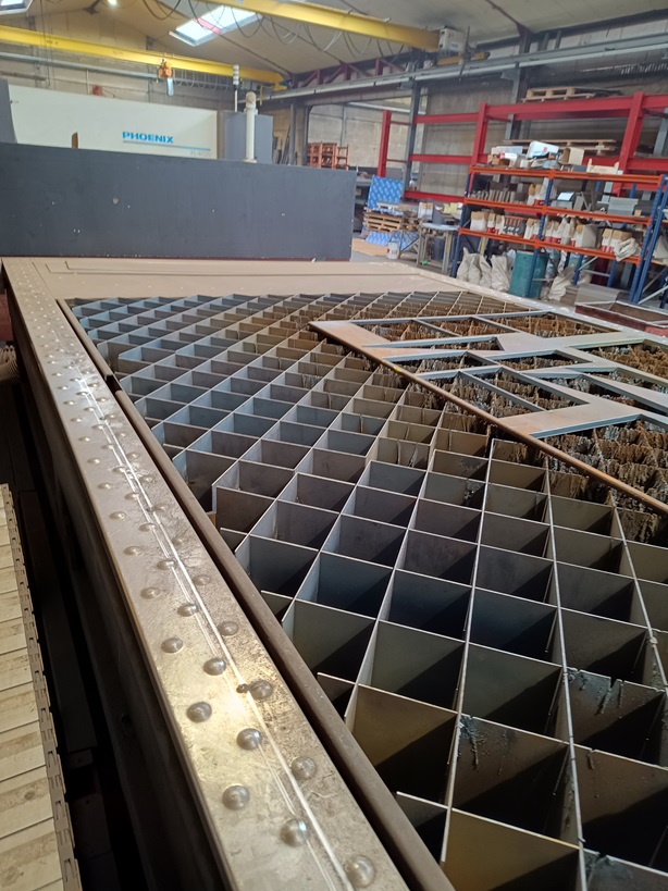 Used LVD Phoenix FL 4020 I Laser Cutting