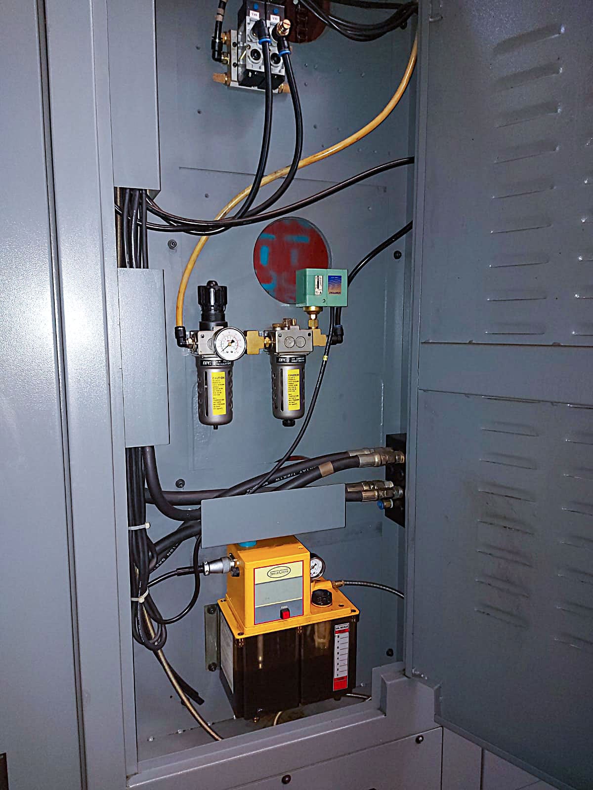 Usado Hartford VMC 1270 - Centros de Mecanizado Verticales - 2007