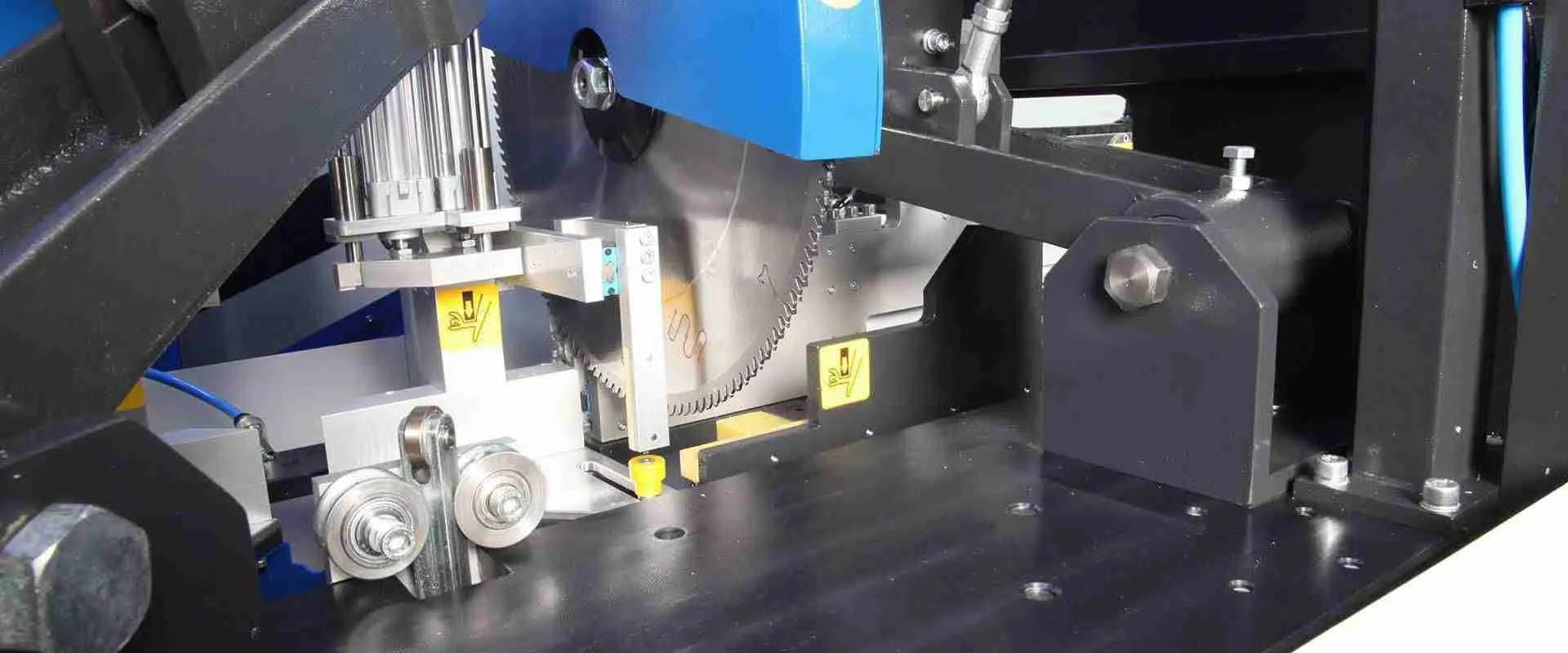 Ozgenc Makina Turbocut 400 I PVC Profiel Bewerking Centrum