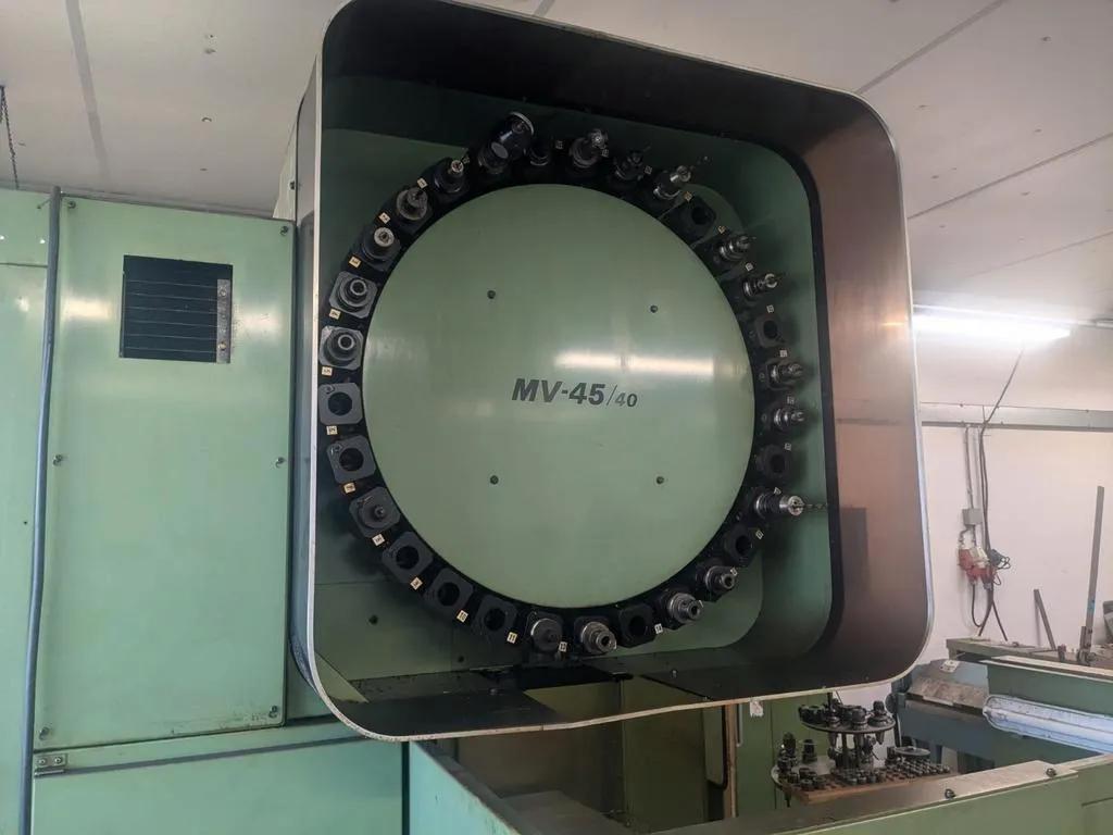 Usado Centro de mecanizado vertical Mori Seiki MV 45/40 I, 1986