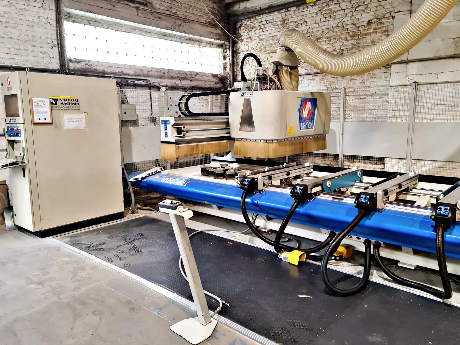 Usado Masterwood Project 416L - Centro de mecanizado CNC - 2003