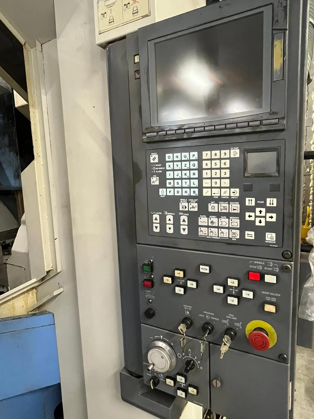 Usado Centro de mecanizado vertical Mazak Variaxis 500-5X I 2003